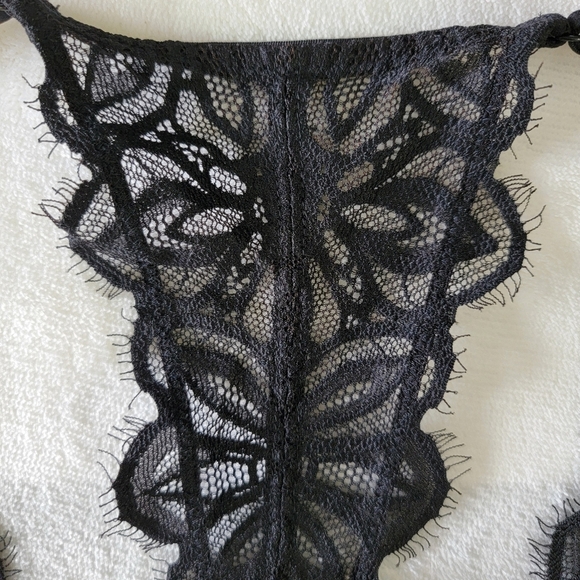 PINK Victoria's Secret Eyelash Lace Triangle Bralette Black Racerback Size Small - Picture 4 of 9